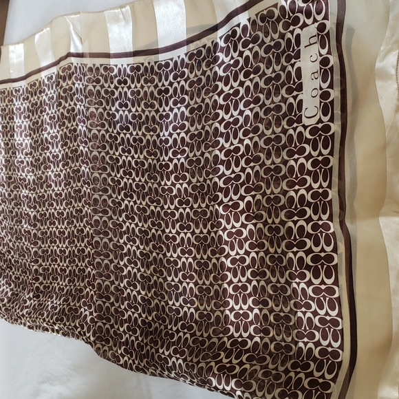 Coach - Picture 4 of 8